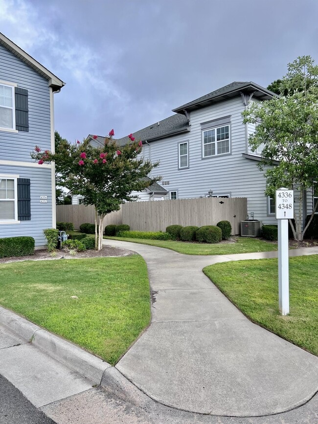 Photo - 4356 Turnworth Arch