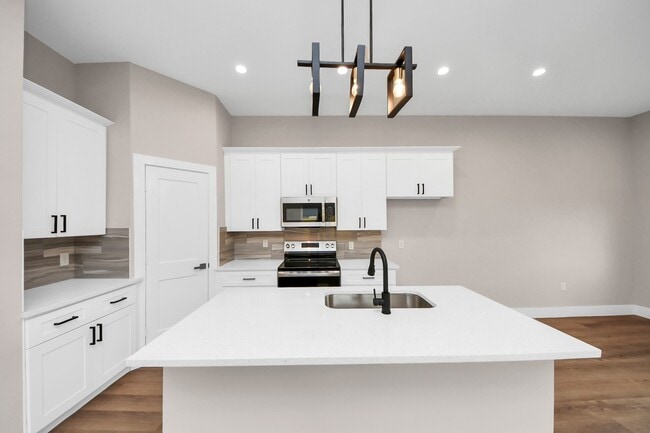 Building Photo - 7540 Charlie St Rental