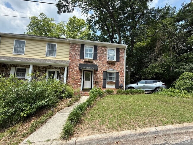 Building Photo - Charming Brick Midtown Townhome