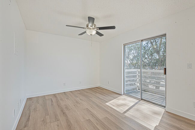 Photo - 6072 Franklin Ave Unidad 309