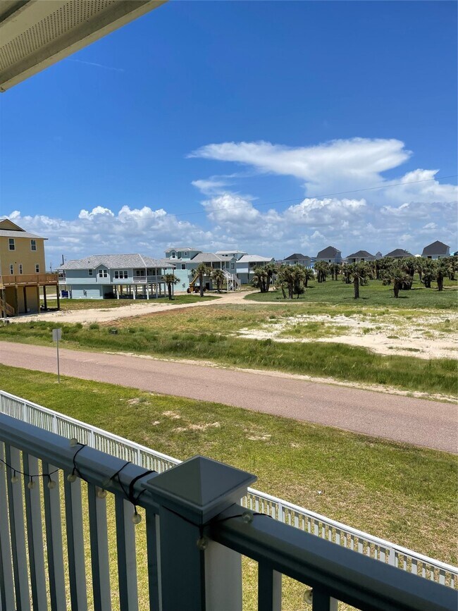 Building Photo - 22903 Miramar Dr