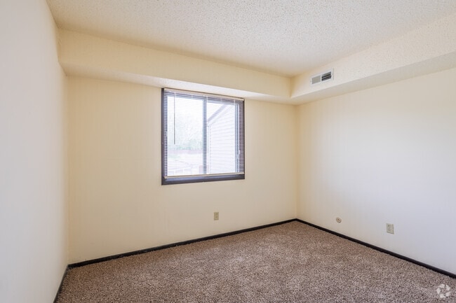 3BR, 2BA - 960SF - Second Bedroom
