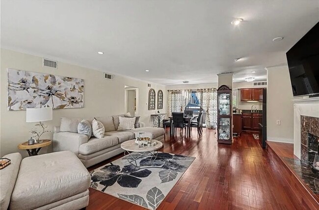 114 E 41st St Unit 5