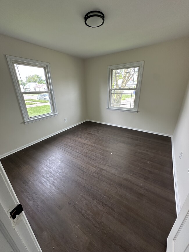 Photo - 12705 Emery Ave