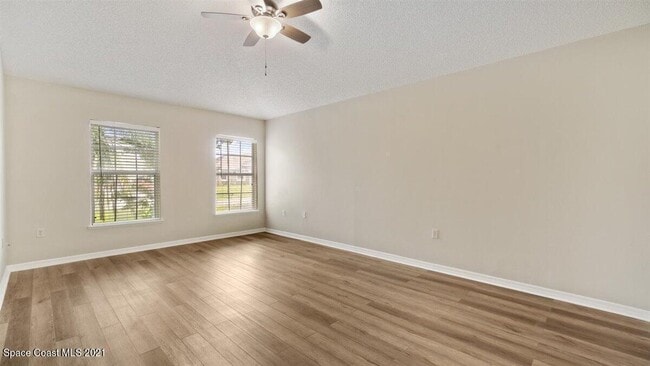 Photo - 494 Paigo St SE