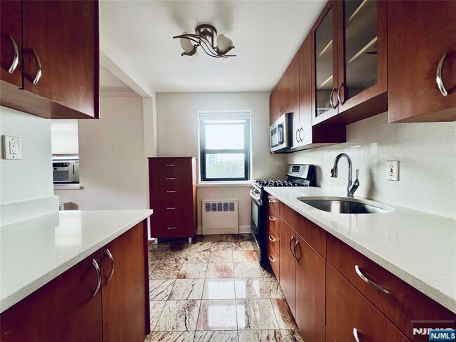 Photo - 2333 Hudson Terrace Unit D4