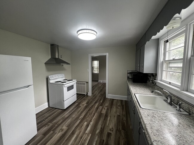 216 Holland Rd