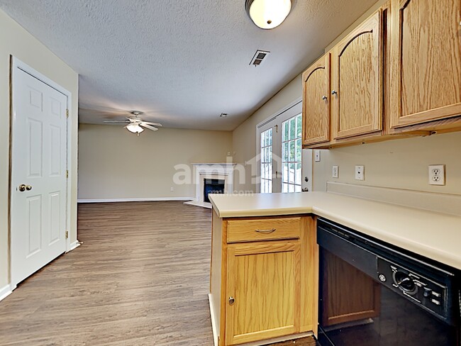 Photo - 4417 Oakbank Ln