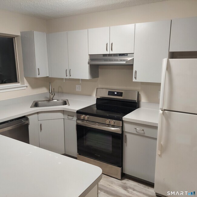 Photo - 925 Oronoke Rd Unit 100B