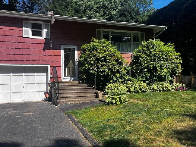 Photo - 50 Creeping Hemlock Dr