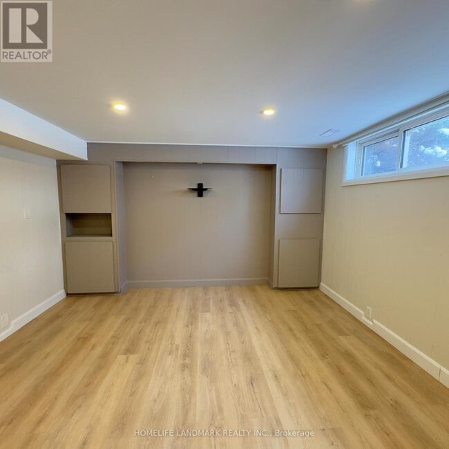 Photo - 25 Lynnbrook Dr