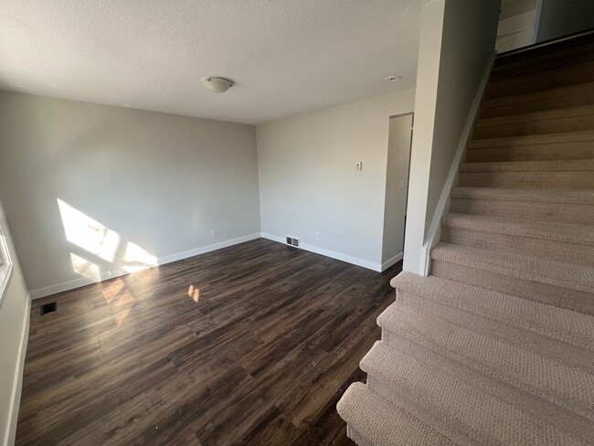 Photo - 225 Queen St Unit 7