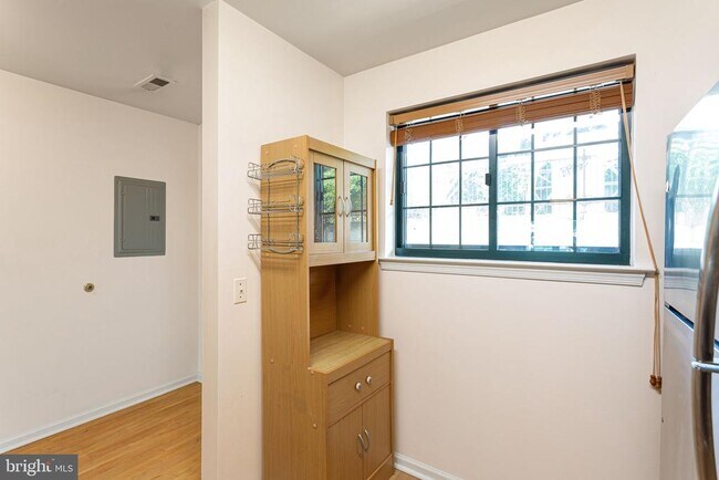 Photo - 2 Leverington Ave Unit 38