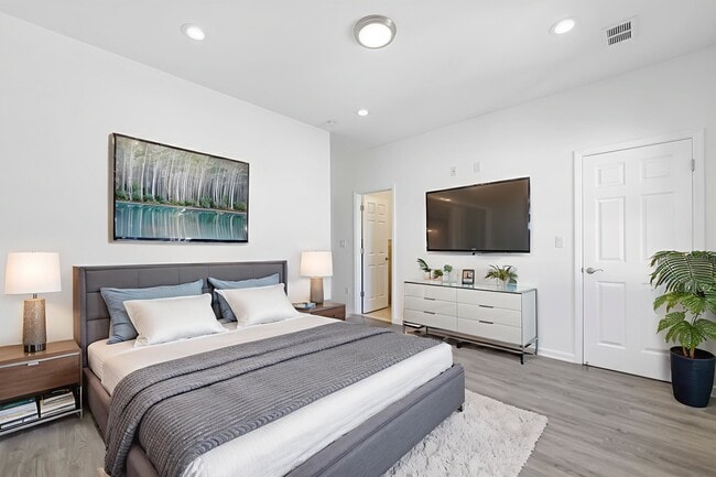 Photo - 62 Hutton St