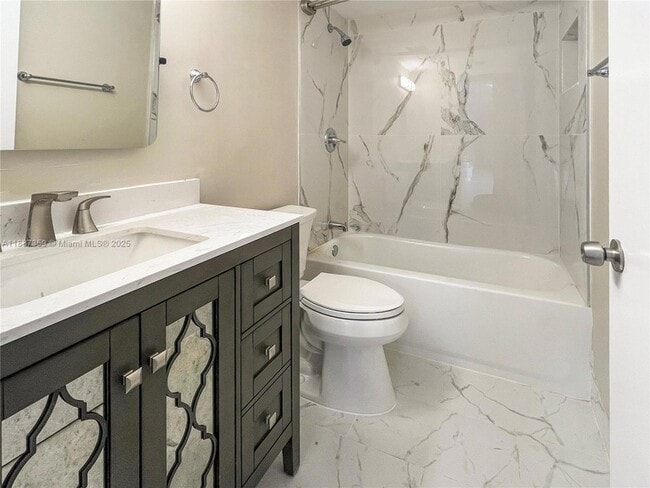 Photo - 650 NE 149th St Unidad 502A