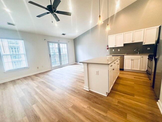 Photo - 5 Soho Dr Unidad 111