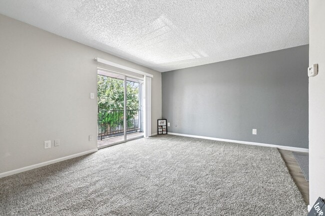 Photo - Pine Creek Apartments