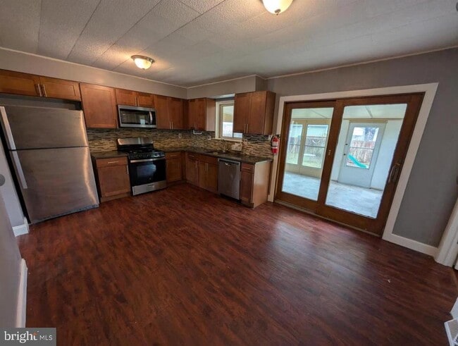 Photo - 126 Juniper Ave
