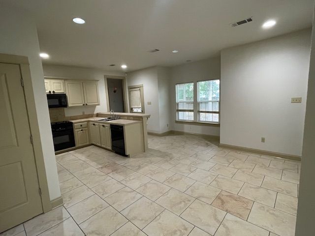 Photo - 9370 Boone Ave