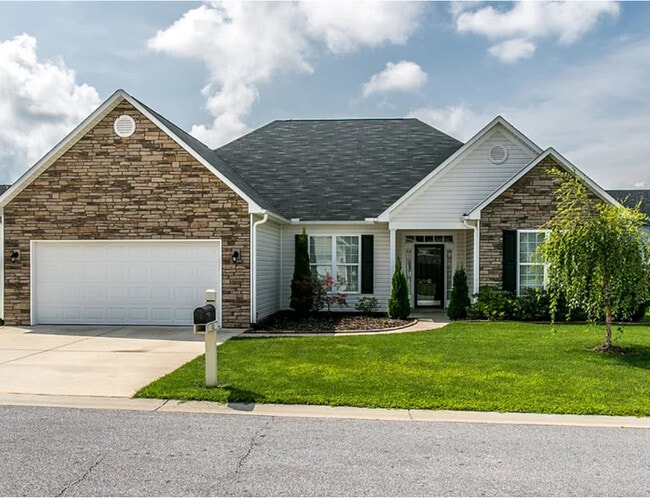 Building Photo - 12 E Swift Creek Rd