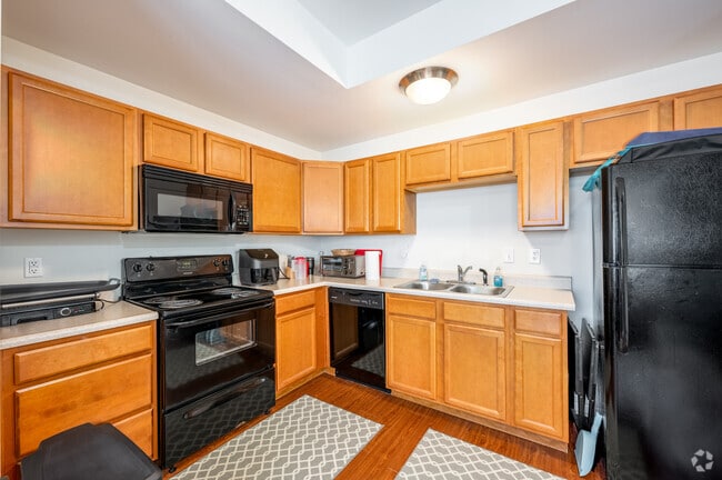 1BR, 1BA - 560SF - Kitchen