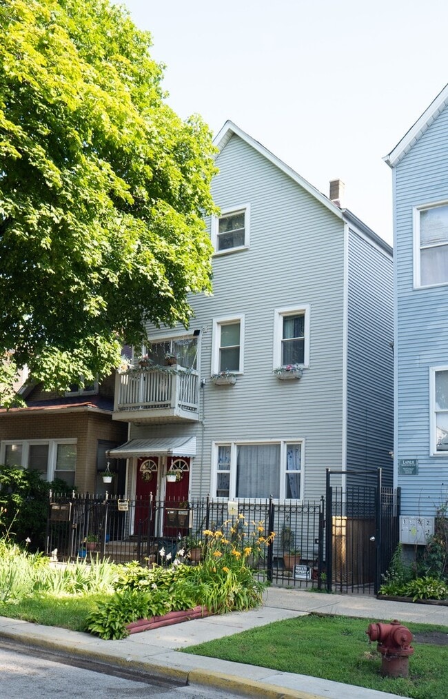 Building Photo - 2834 W Fletcher St