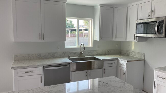 Photo - 465 S Ford Blvd