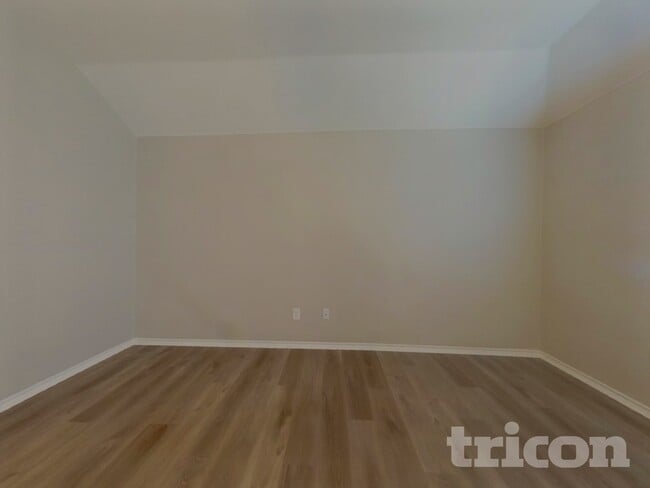 Photo - 1160 Wentworth Wy