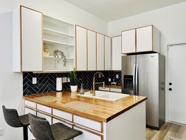 Photo - 1504 Southmore Blvd