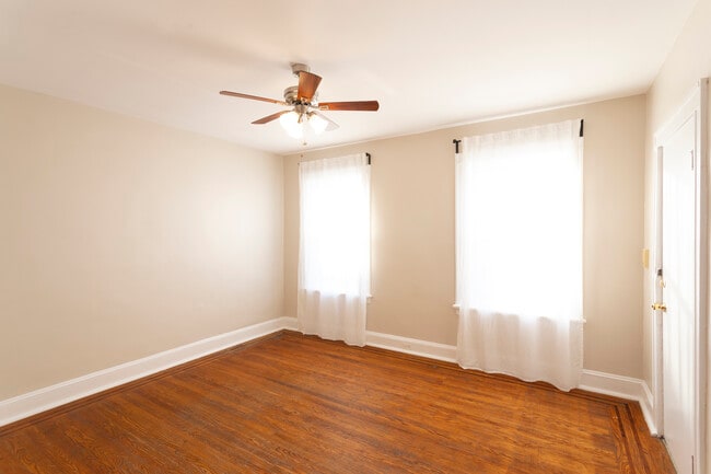 Photo - 300 E 32nd St