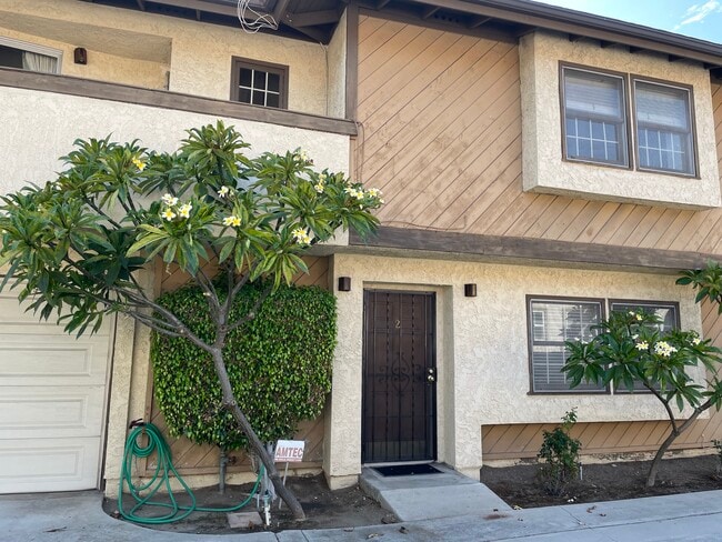 Building Photo - 930 W Duarte Rd Unit # 2