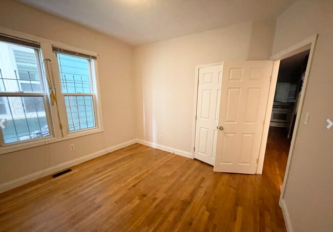 Photo - 733 Parker St Unit 1