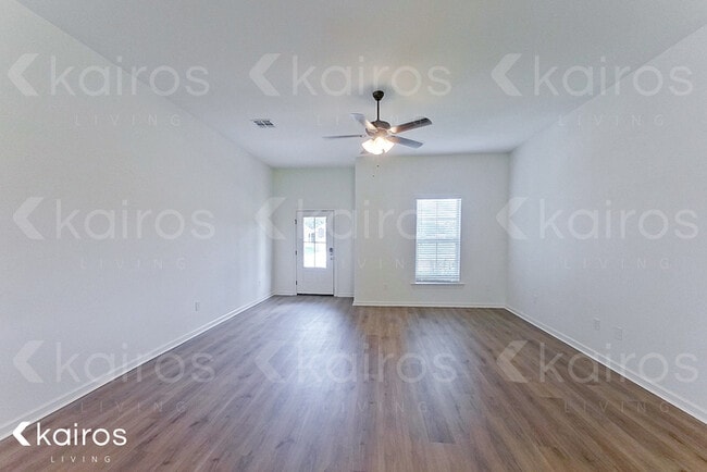 Photo - 101 Teddy Ln