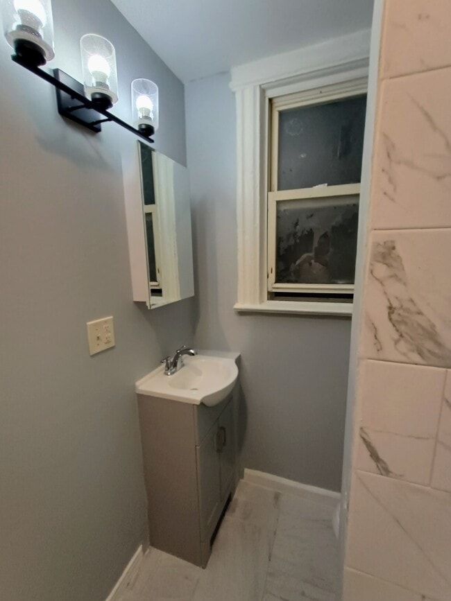 Photo - 27 Linden Ave