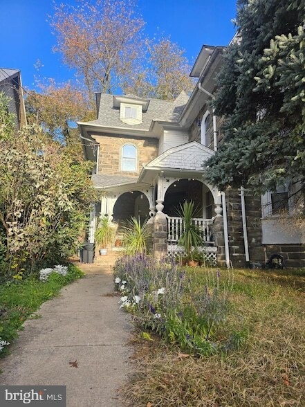 Building Photo - 133 E Mt Airy Ave Unit 3