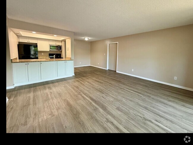 Building Photo - 838 NW Fork Rd Rental