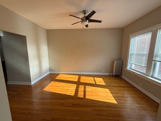 Photo - 838 E 53rd St Unidad 2E