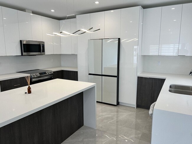 Photo - 229 W Seaview Cir