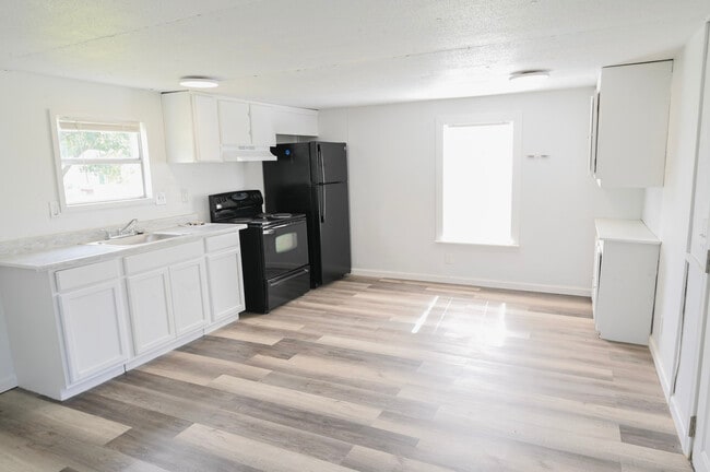 1594 Dixon Rd