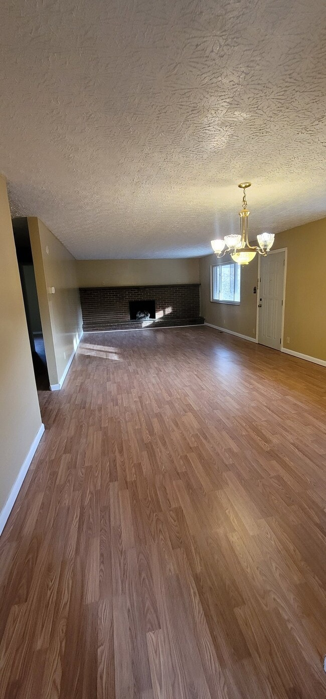 Photo - 1018 Willow Dr