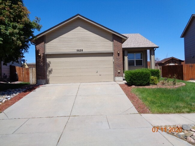 Building Photo - Great location close to shopping, gyms and entertainment.