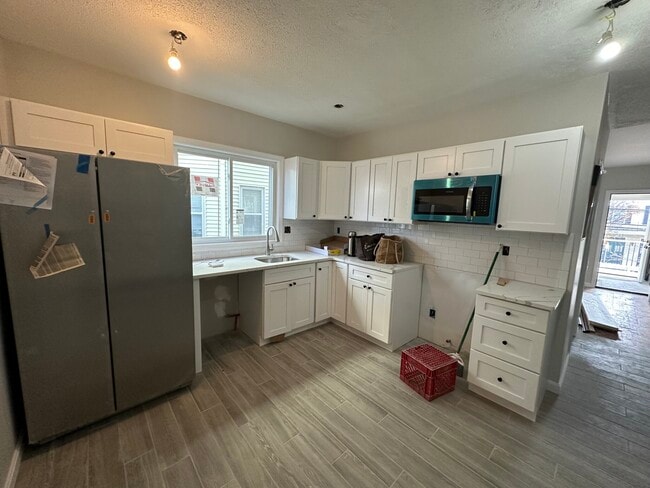 Photo - 40 Temple St Apartments Unit 1