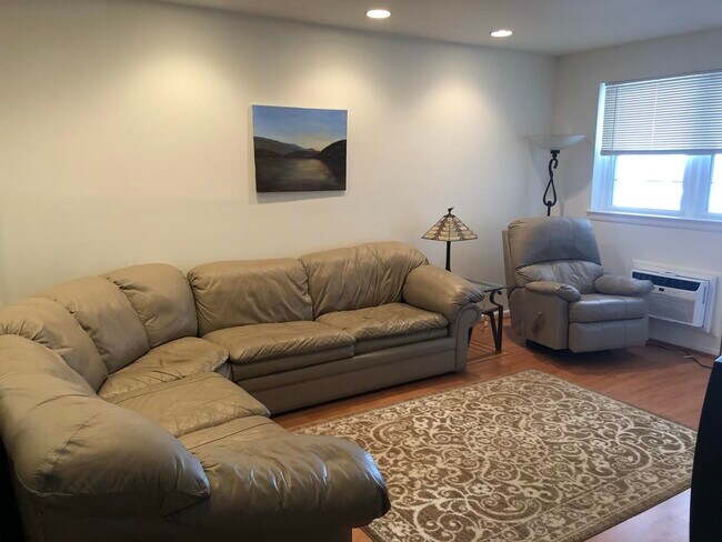 Photo - 21 S Monroe Ave Unit B5