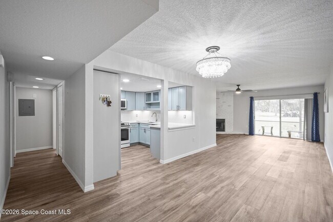 Photo - 1600 Woodland Dr Unit 8106