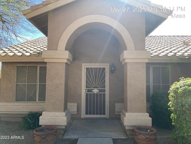 Building Photo - POOL SERVICE INCLUDED! Rental