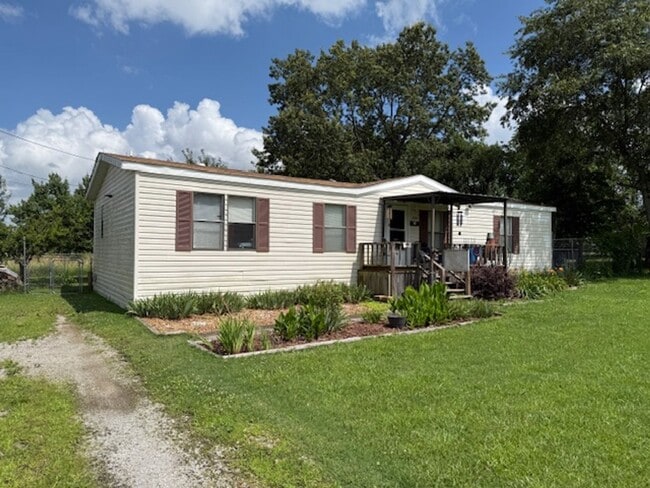 Building Photo - 3/2 Home in Cave City