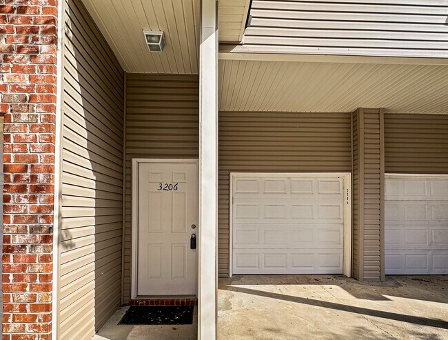 front door / garage - 505 Spartan Dr Unit 3206