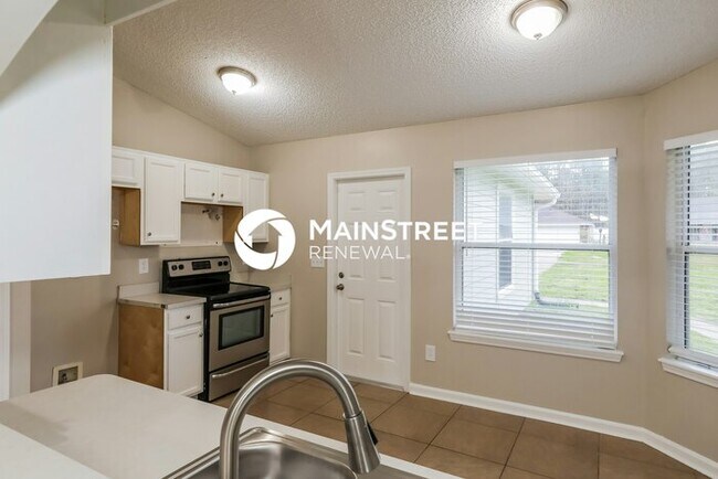 Photo - 3 Bedroom Pet-Friendly Home in Middleburg, FL with Main Street Renewal