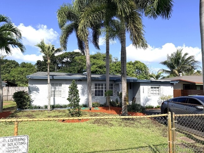 Building Photo - 1329 NW 5th Ave
