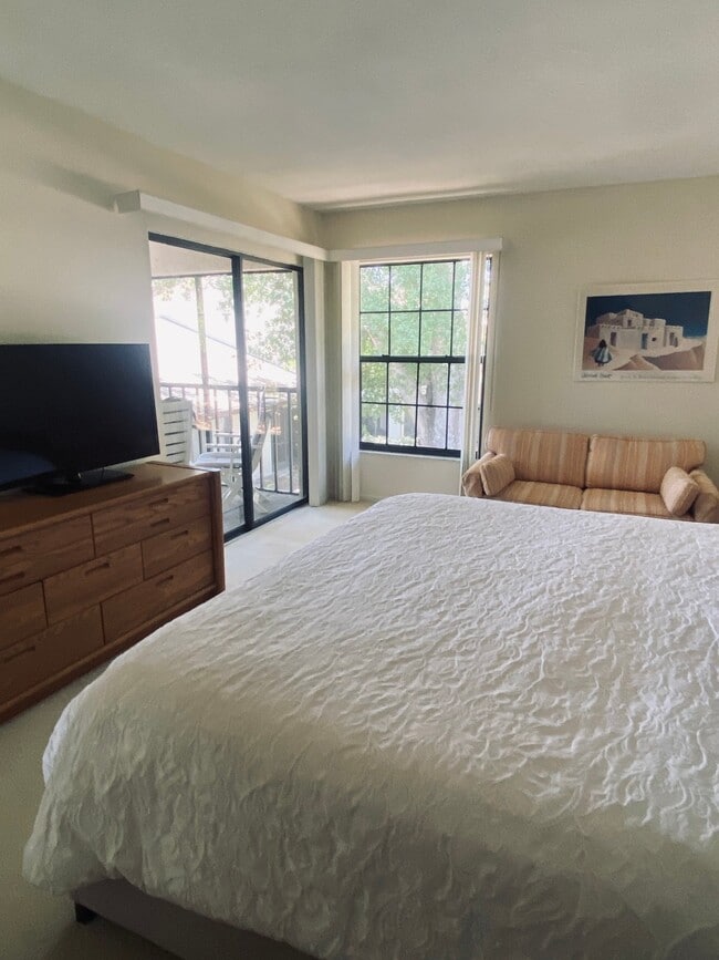 Photo - 4727 Winslow Beacon